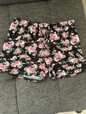 Size Large Real Essentials Floral Print Sleep Shorts